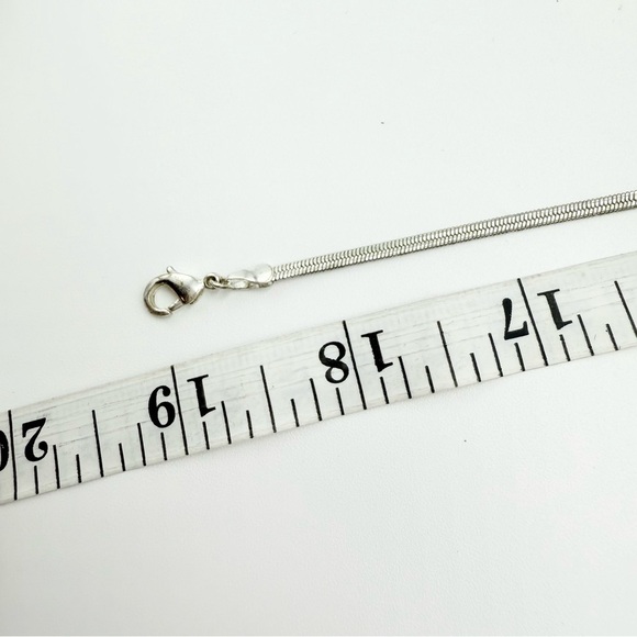 Vintage Avon Silver Tone Faux Amethyst Glass Stone Rhinestone Pendant Necklace - Picture 9 of 9